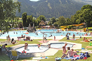 Freibad direkt in Mauterndorf - Riesenrutsche